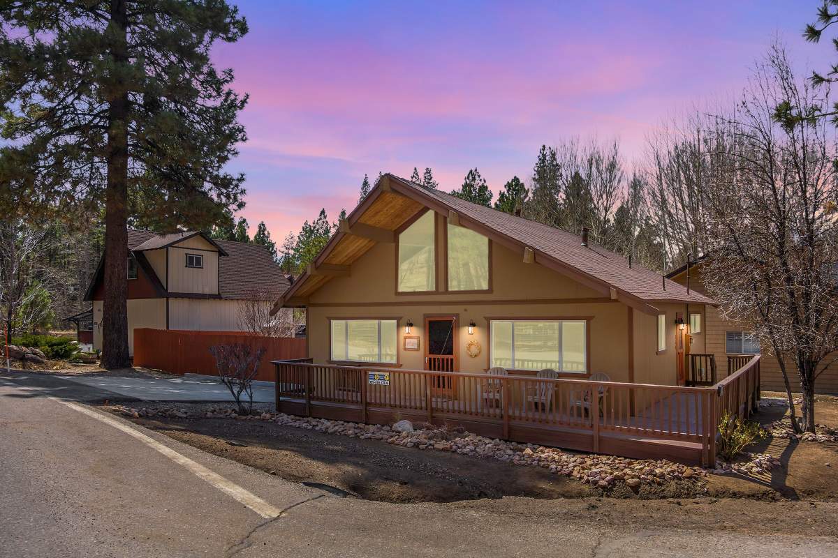 880 Edgemoor Rd 880 Edgemoor Rd