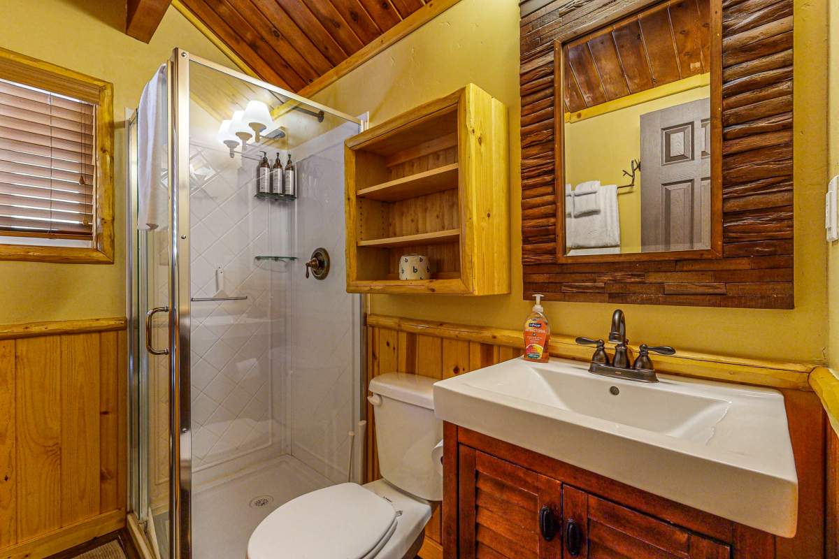 880 Edgemoor Rd 880 Edgemoor Rd