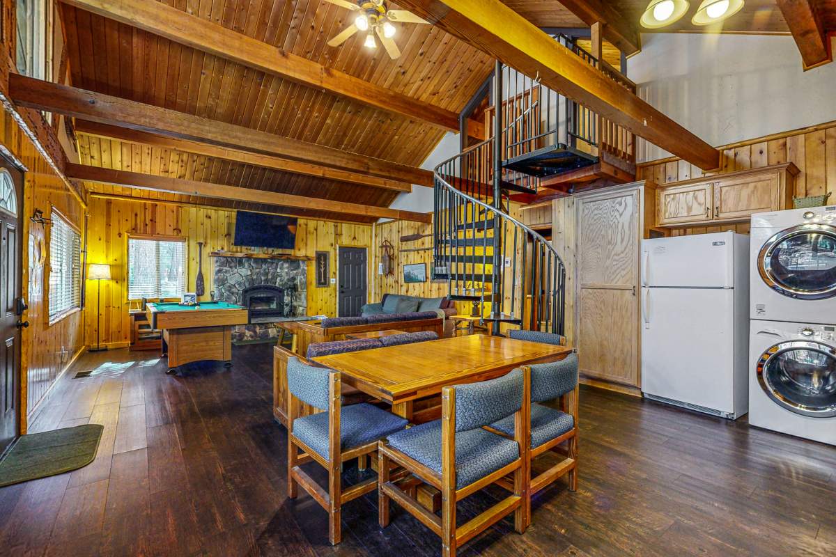 880 Edgemoor Rd 880 Edgemoor Rd