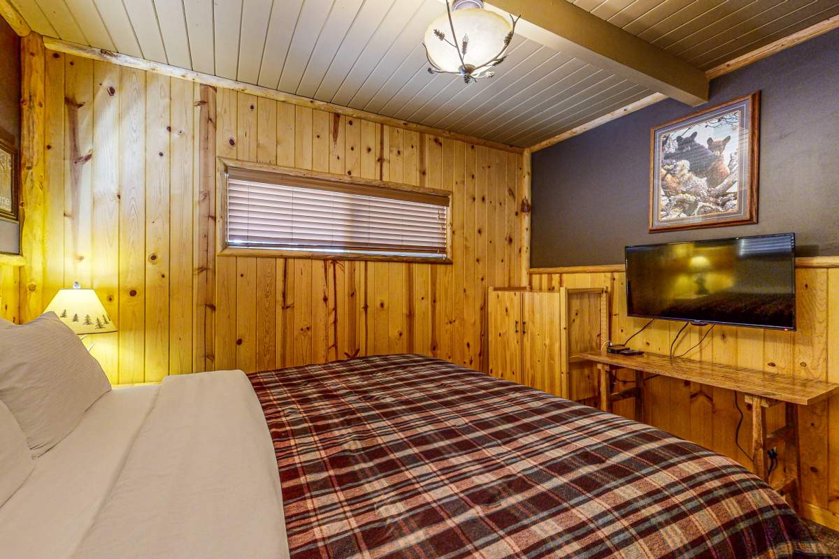 880 Edgemoor Rd 880 Edgemoor Rd