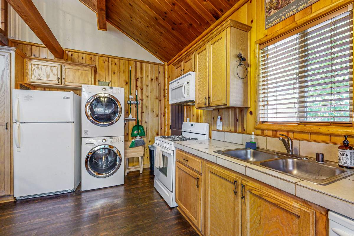 880 Edgemoor Rd 880 Edgemoor Rd