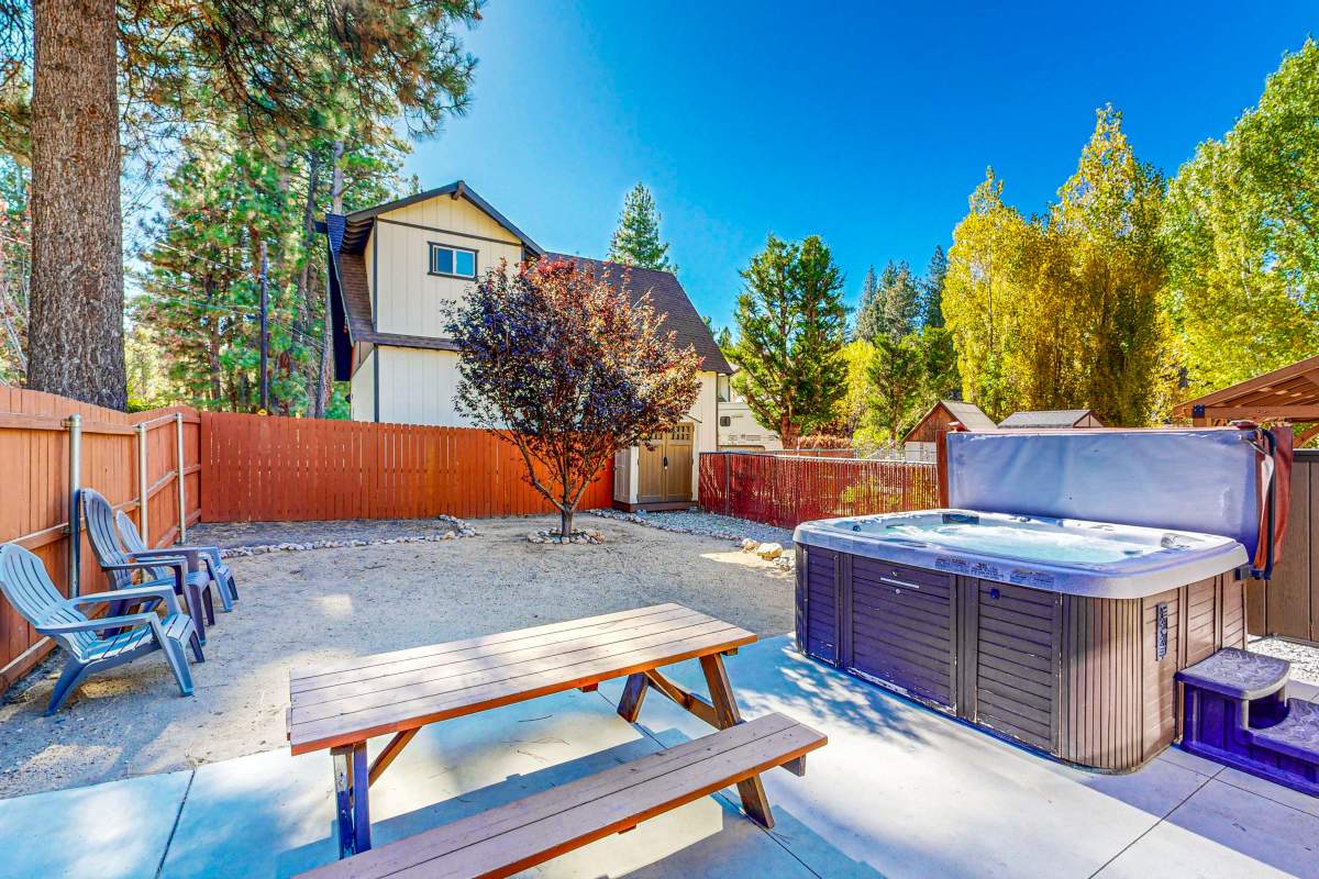 880 Edgemoor Rd 880 Edgemoor Rd