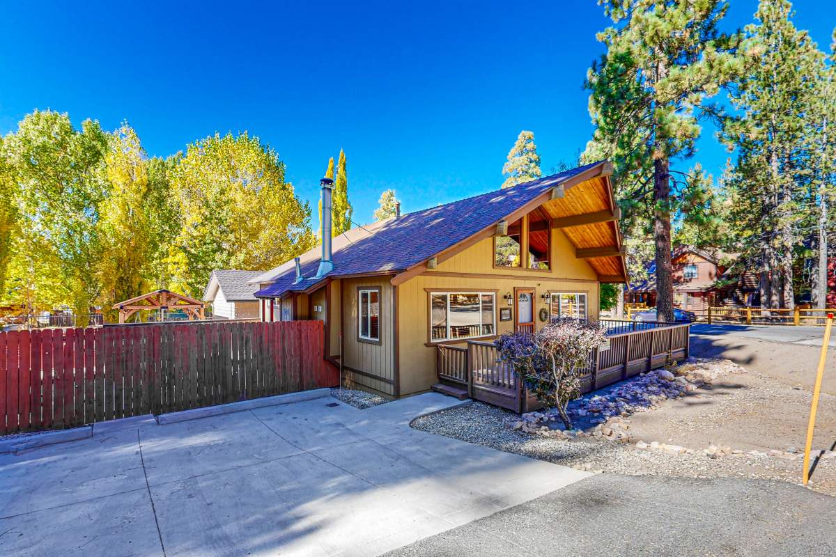 880 Edgemoor Rd 880 Edgemoor Rd