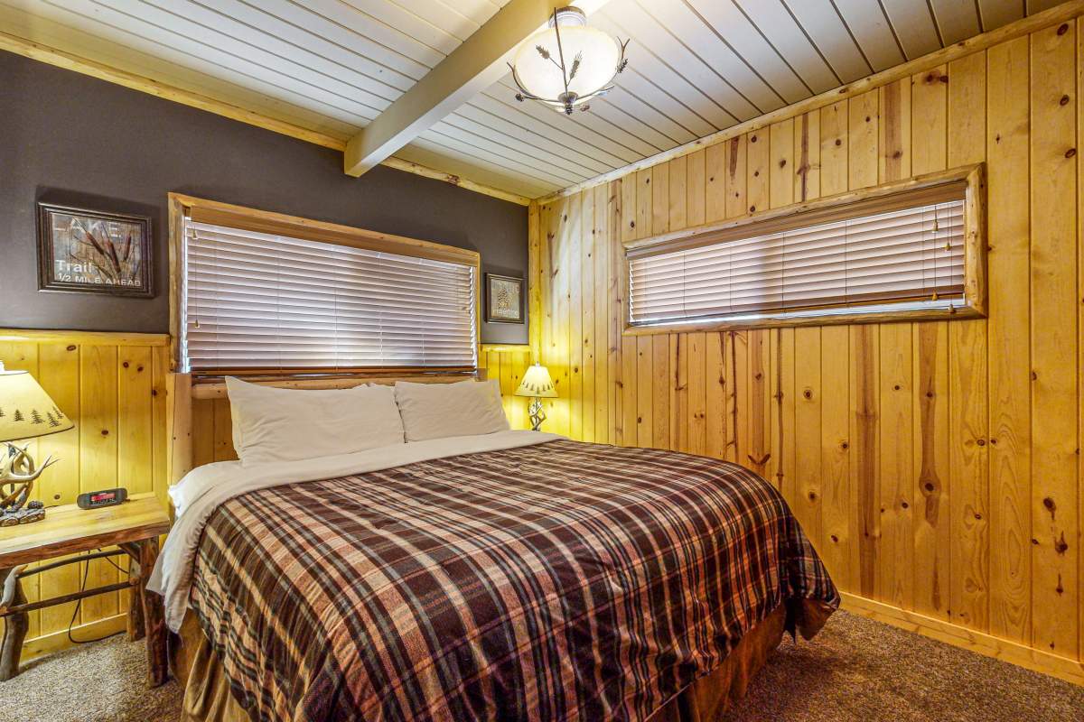 880 Edgemoor Rd 880 Edgemoor Rd