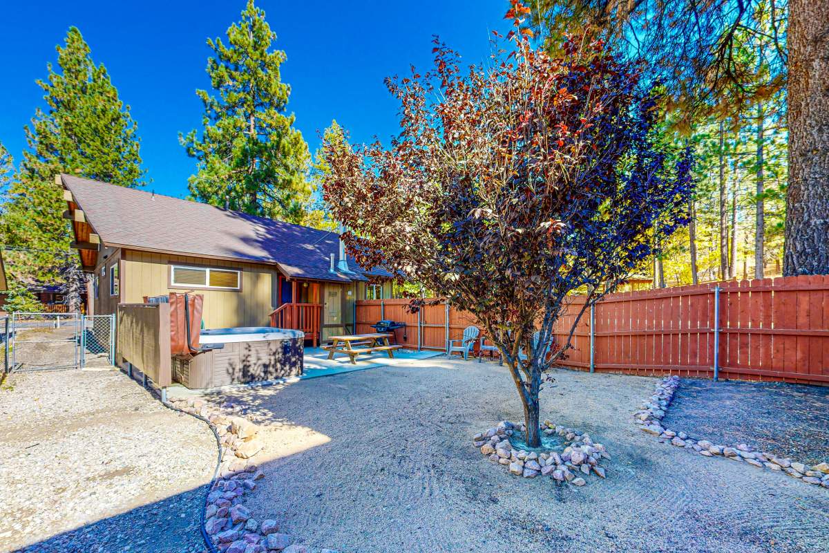 880 Edgemoor Rd 880 Edgemoor Rd