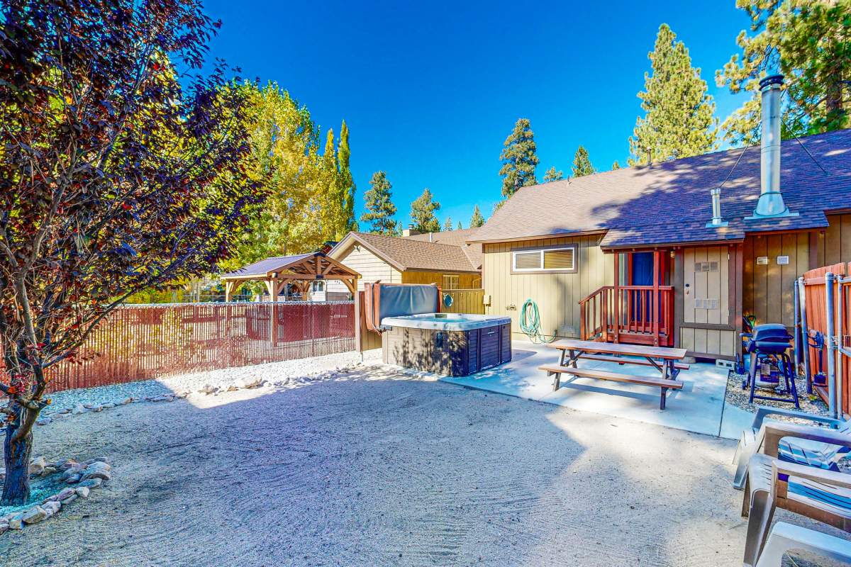 880 Edgemoor Rd 880 Edgemoor Rd