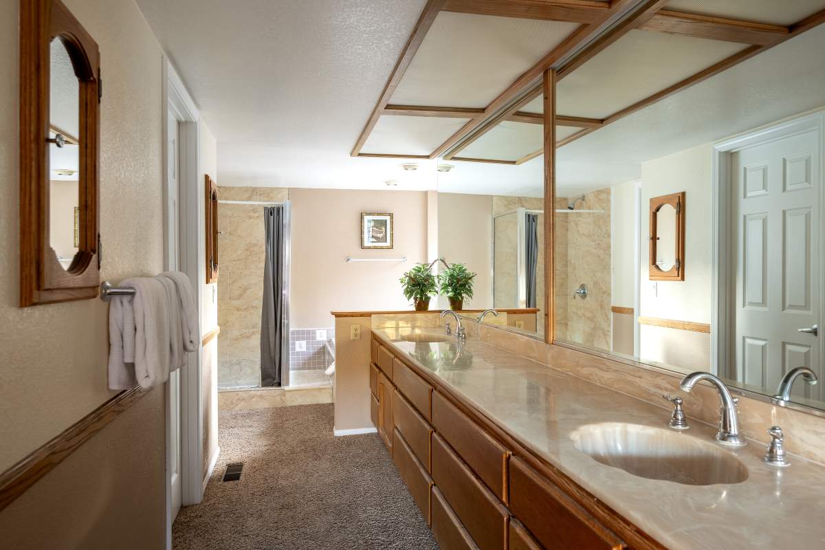 43095 Moonridge Rd 43095 Moonridge Rd