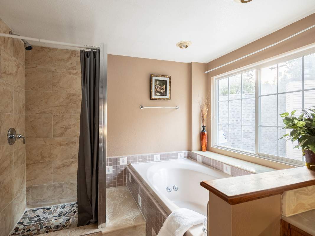 43095 Moonridge Rd 43095 Moonridge Rd