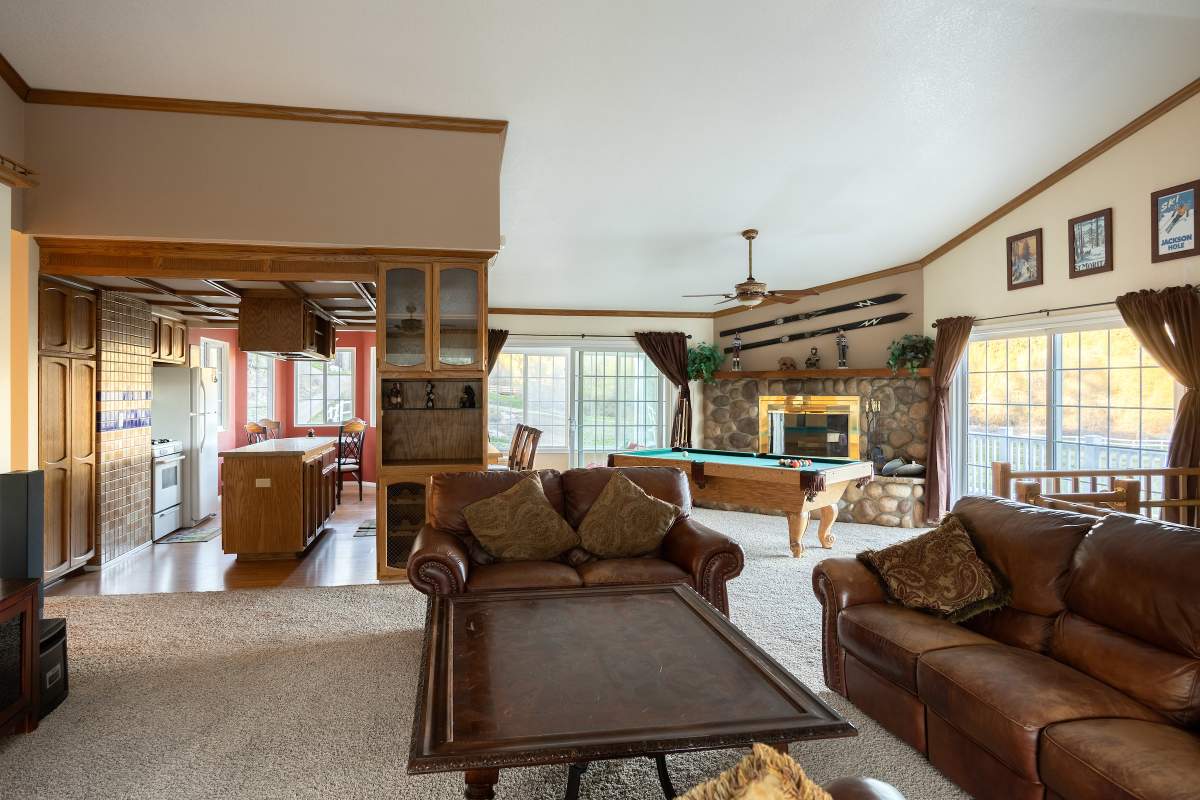 43095 Moonridge Rd 43095 Moonridge Rd