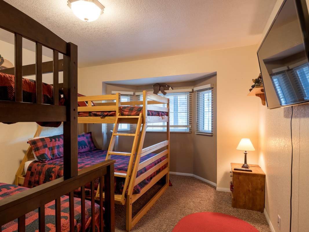 43095 Moonridge Rd 43095 Moonridge Rd