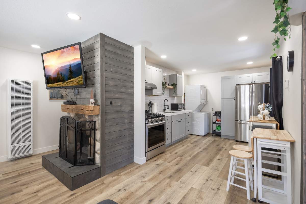 40110 Highland Rd 40110 Highland Rd