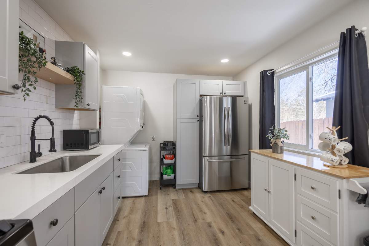 40110 Highland Rd 40110 Highland Rd