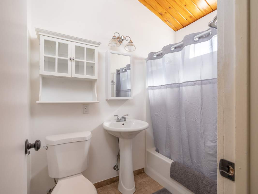 148 Spruce Ln 148 Spruce Ln