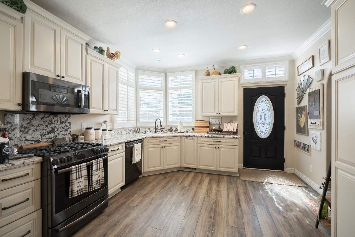 391 Montclair Drive #24 391 Montclair Drive #24