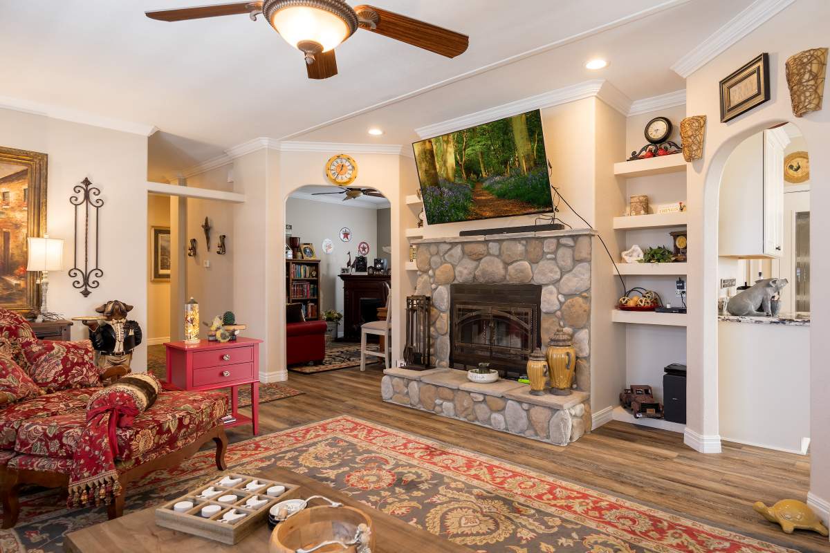 391 Montclair Drive #24 391 Montclair Drive #24