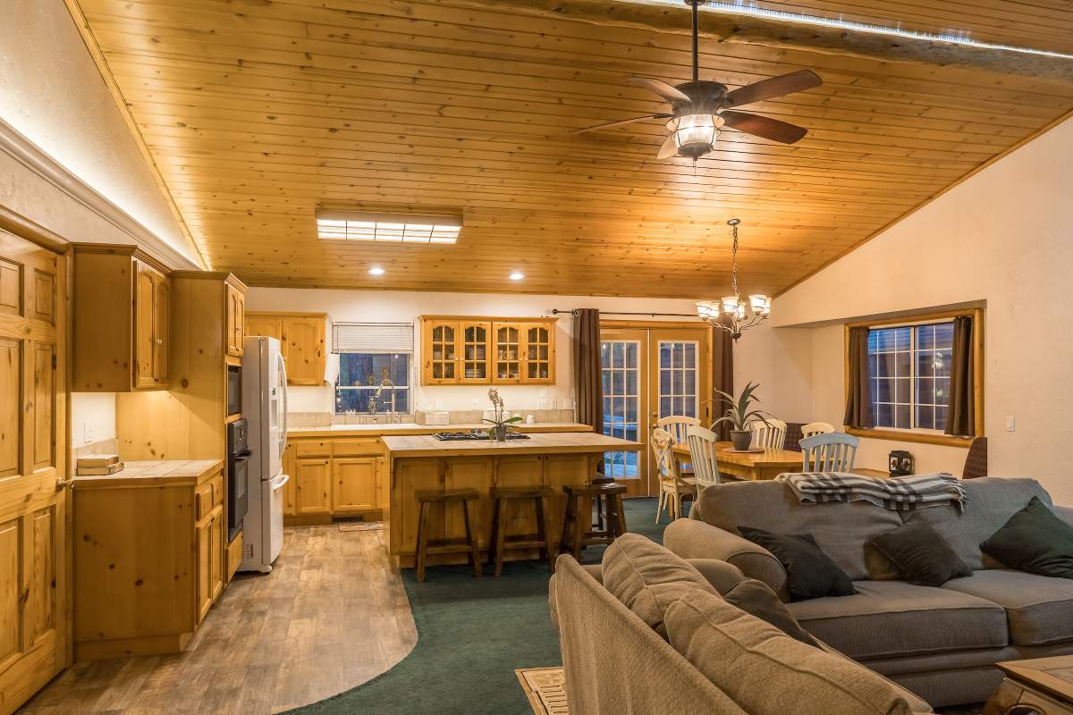 387 Oriole Dr 387 Oriole Dr