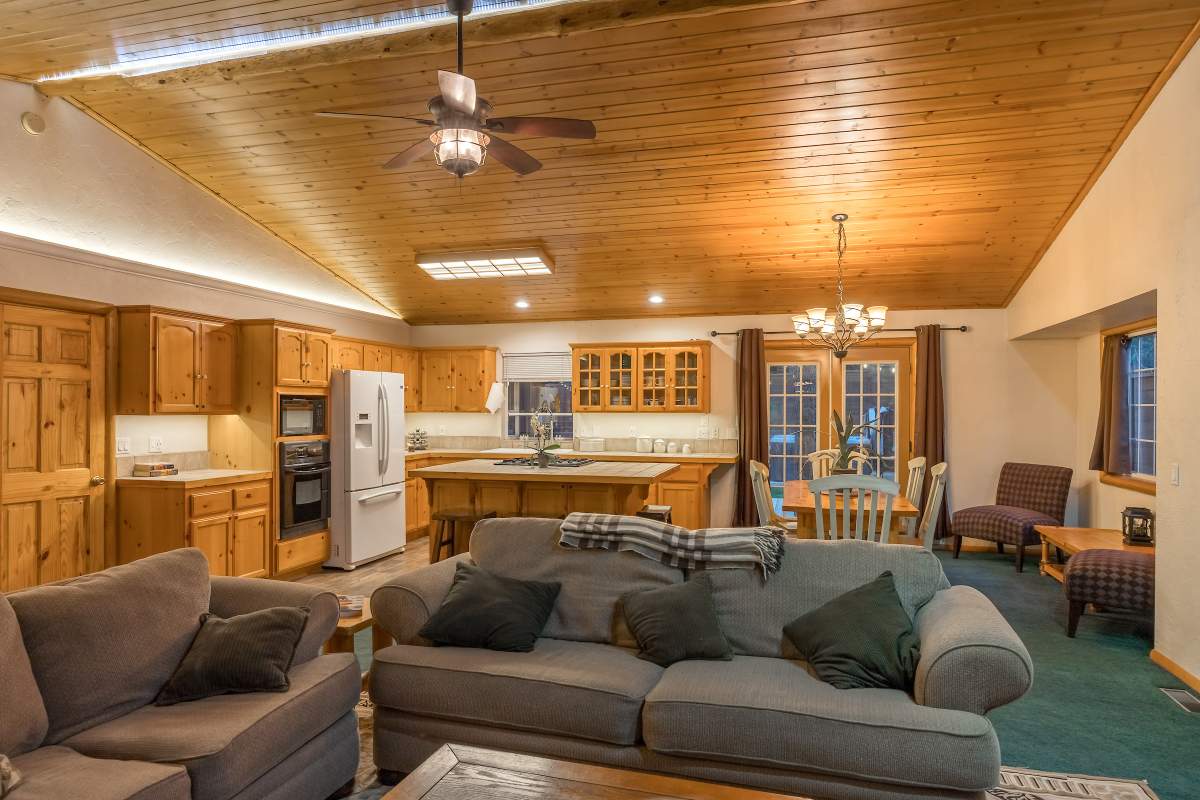 387 Oriole Dr 387 Oriole Dr