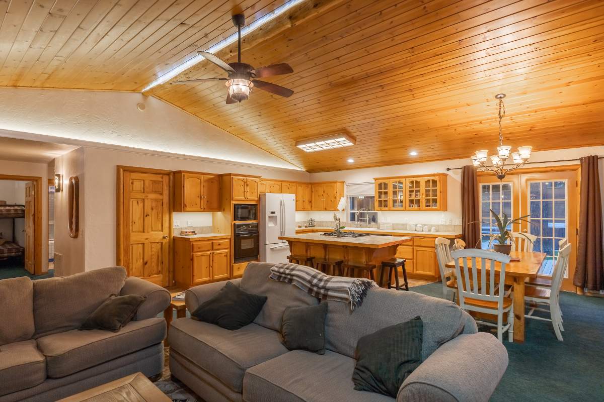 387 Oriole Dr 387 Oriole Dr