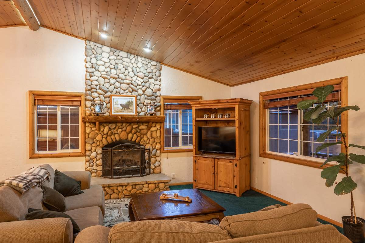 387 Oriole Dr 387 Oriole Dr