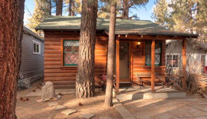 1011 W Sherwood Blvd