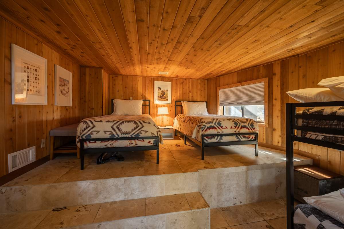 43556 Ridge Crest Dr 43556 Ridge Crest Dr