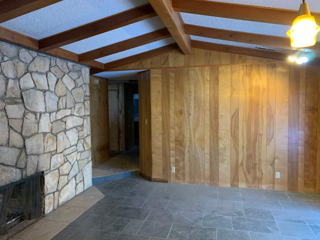 41648 Comstock Ln 41648 Comstock Ln