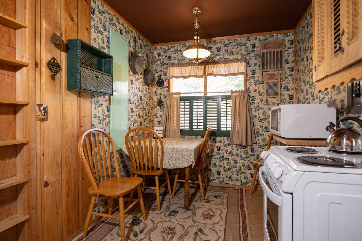 562 Wanita Ln 562 Wanita Ln