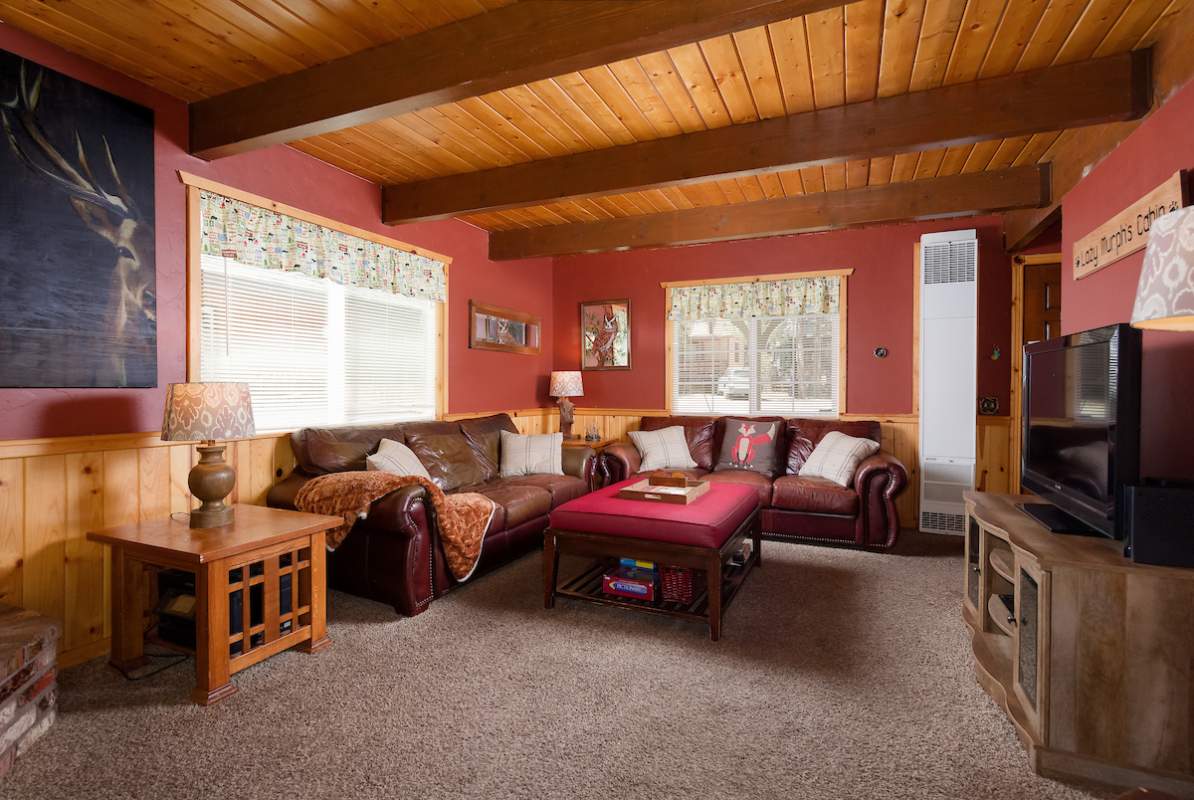 583 Spruce Ln 583 Spruce Ln