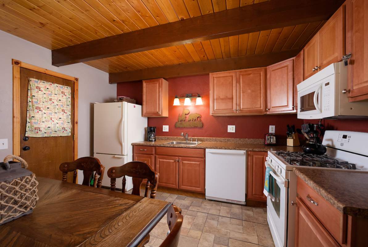 583 Spruce Ln 583 Spruce Ln