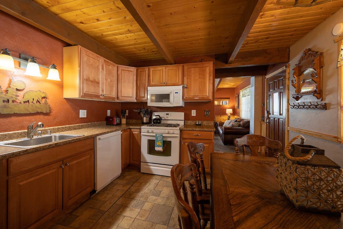 583 Spruce Ln 583 Spruce Ln