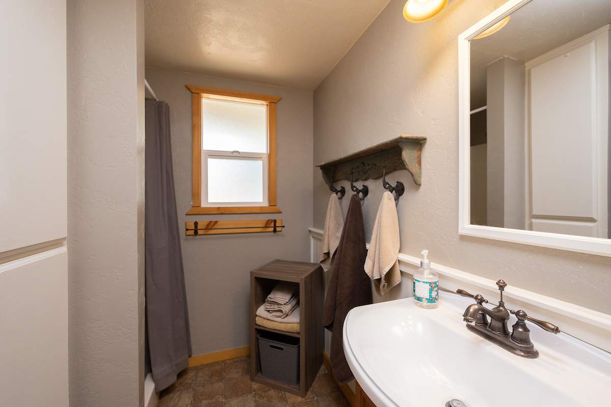 583 Spruce Ln 583 Spruce Ln