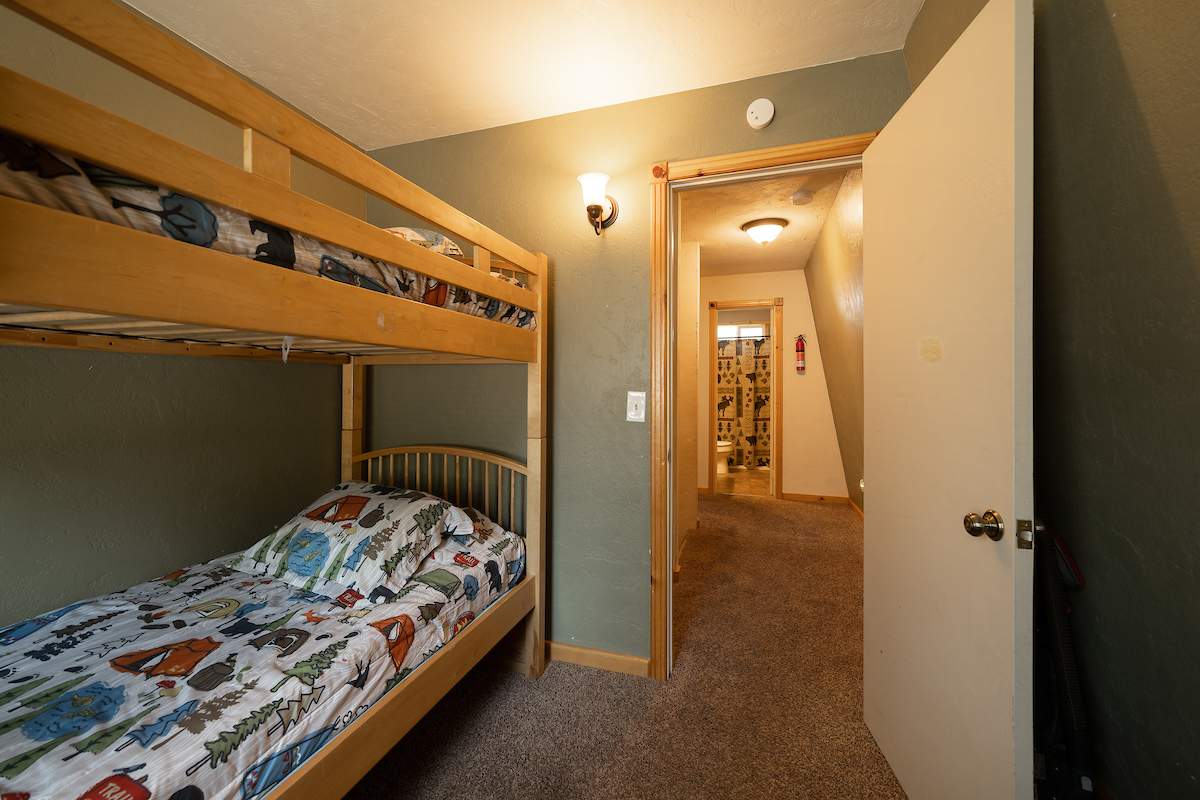 583 Spruce Ln 583 Spruce Ln