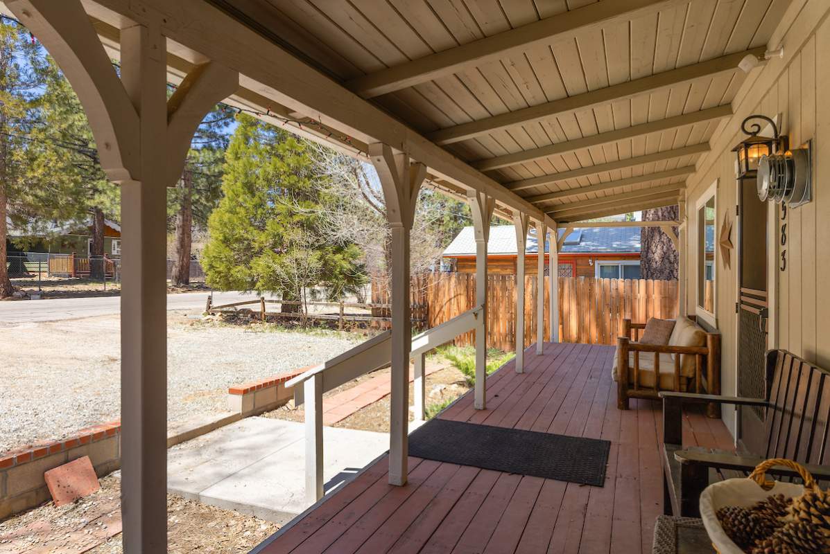 583 Spruce Ln 583 Spruce Ln