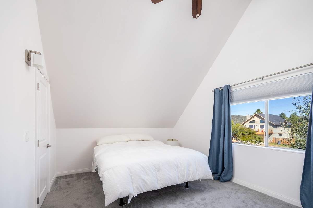 862 Spruce Ln 862 Spruce Ln