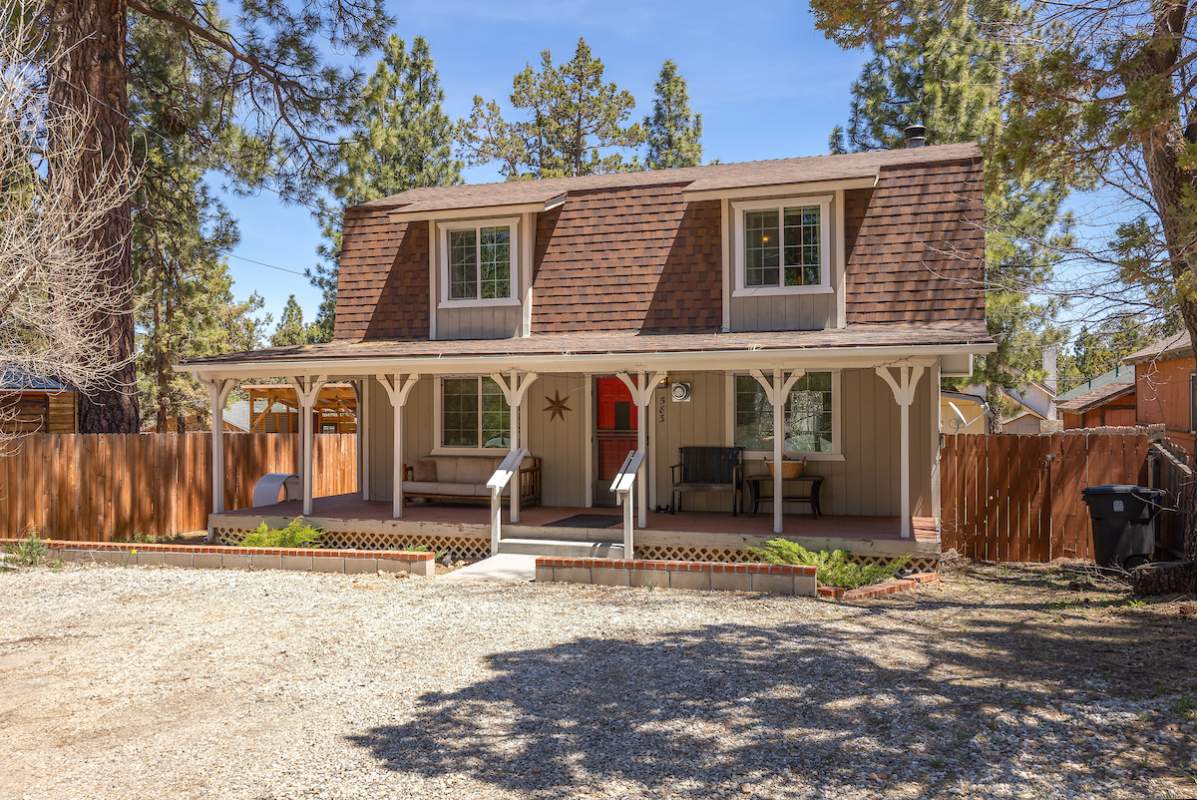 583 Spruce Ln 583 Spruce Ln