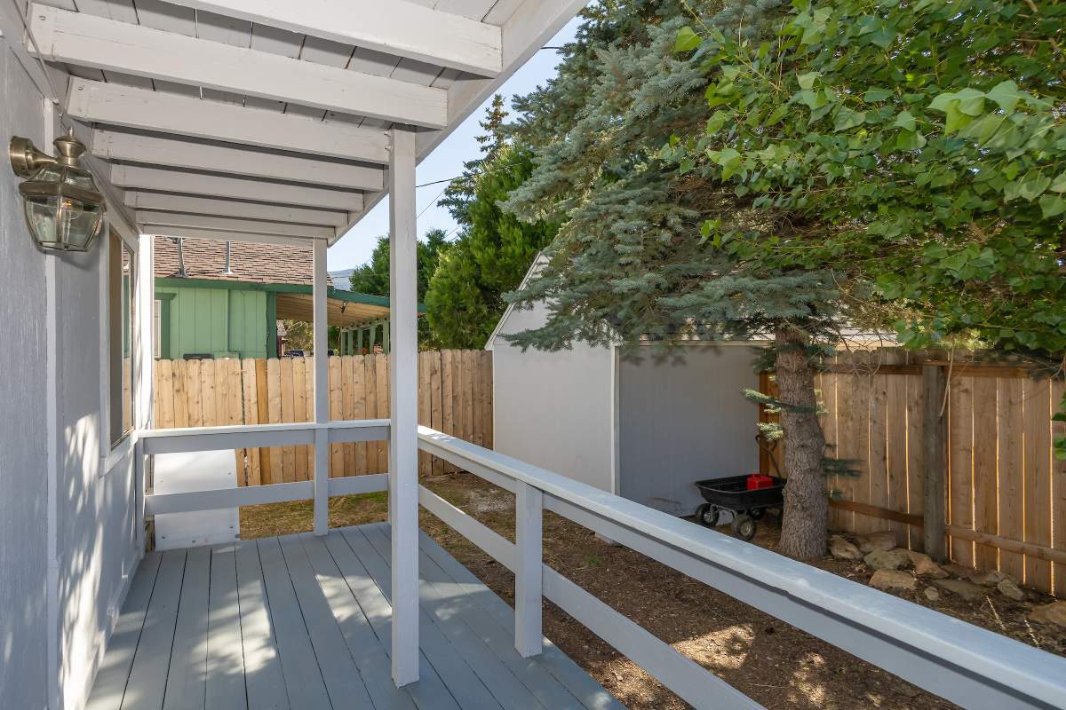 862 Spruce Ln 862 Spruce Ln