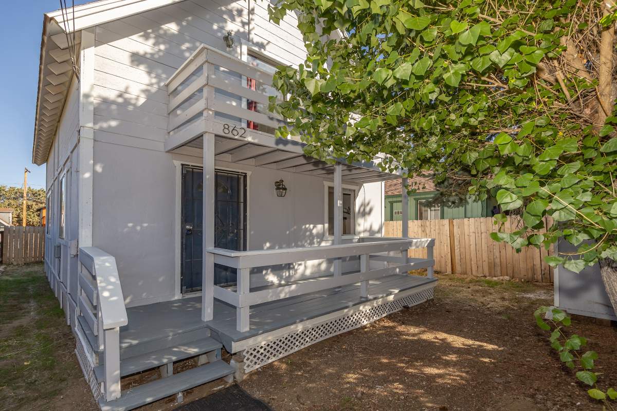 862 Spruce Ln 862 Spruce Ln