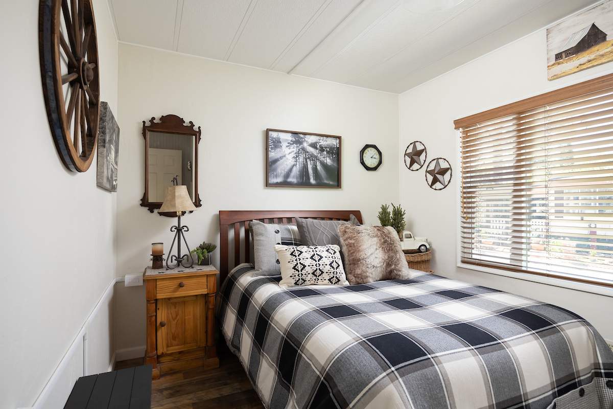 391 Montclair Dr #165 391 Montclair Dr #165