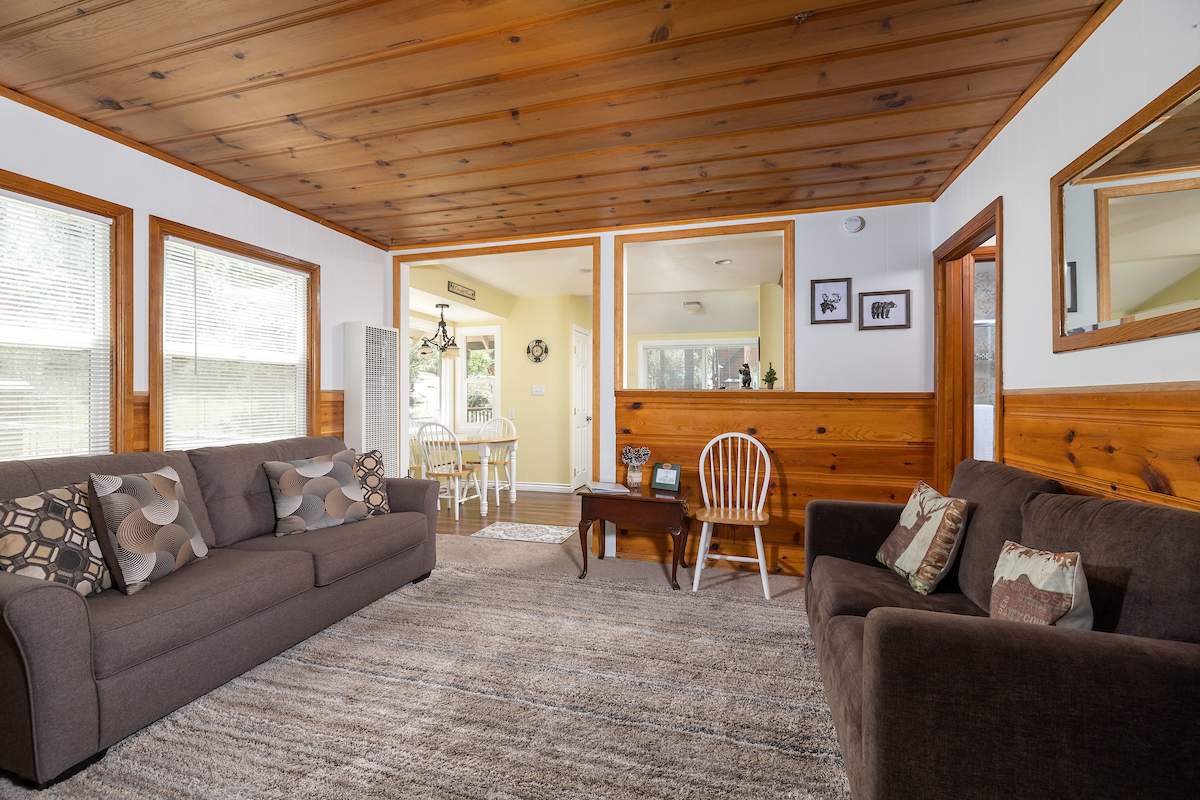 42769 Conifer Dr 42769 Conifer Dr