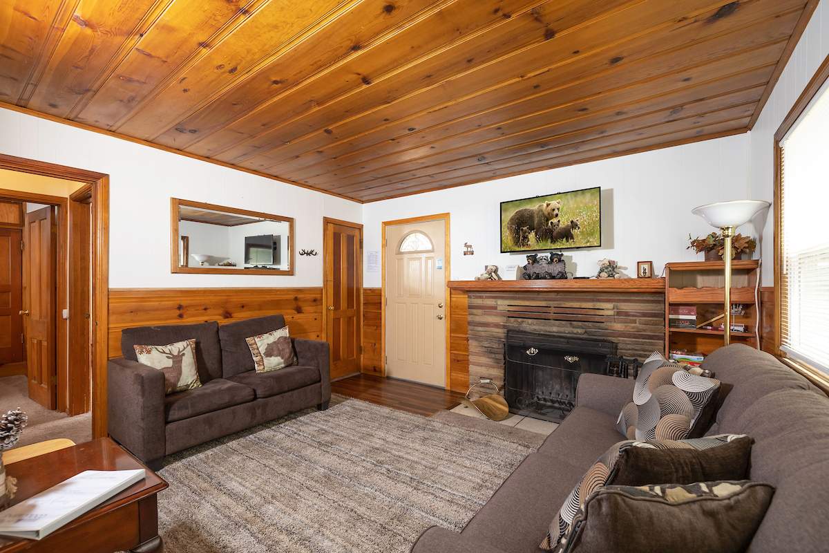 42769 Conifer Dr 42769 Conifer Dr