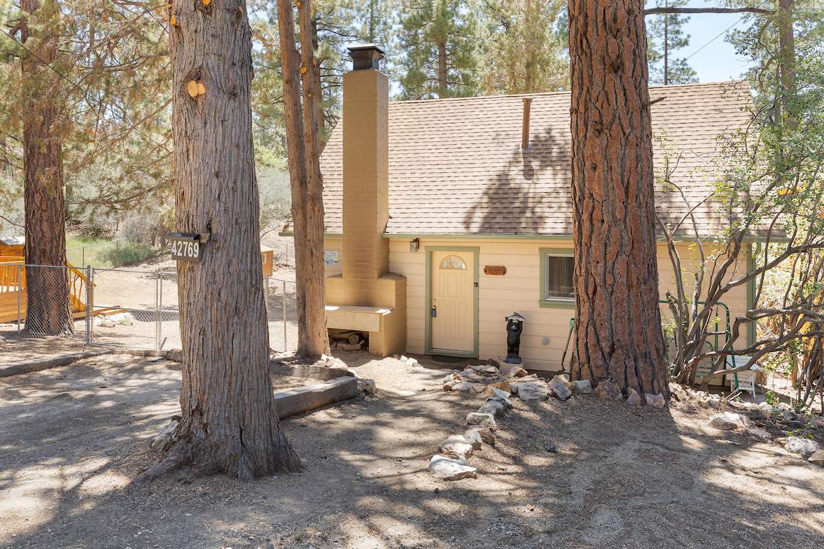 42769 Conifer Dr 42769 Conifer Dr