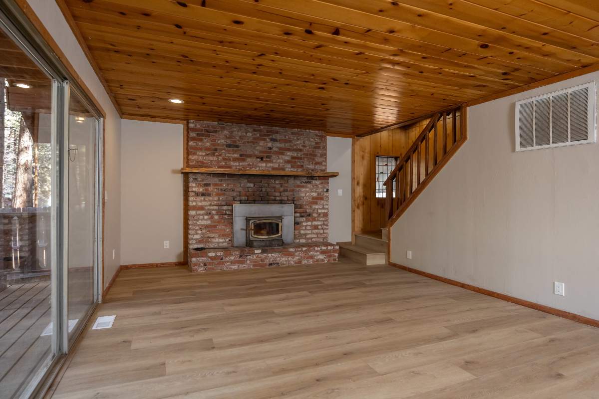 41603 Comstock Ln 41603 Comstock Ln