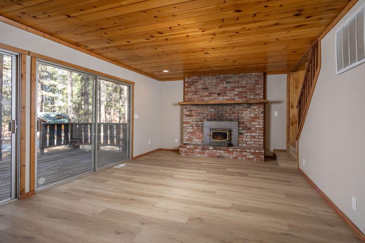 41603 Comstock Ln 41603 Comstock Ln