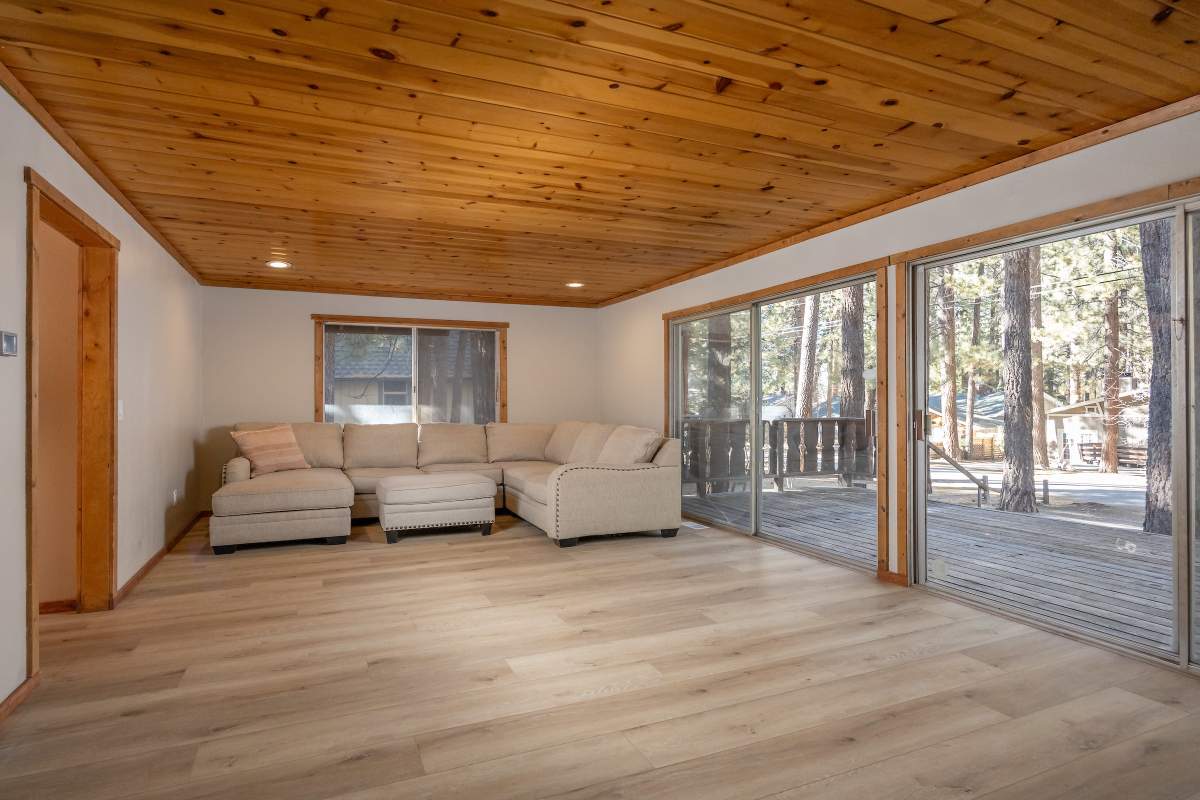 41603 Comstock Ln 41603 Comstock Ln