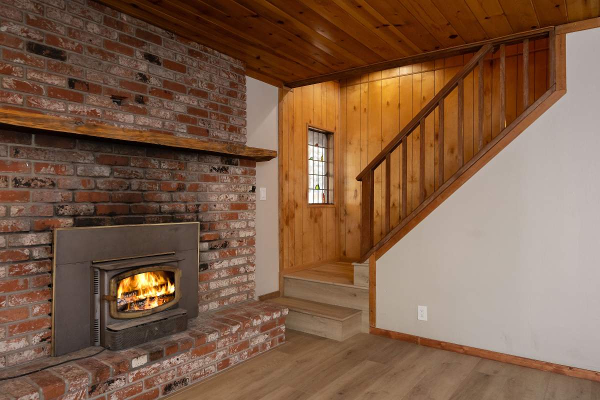 41603 Comstock Ln 41603 Comstock Ln