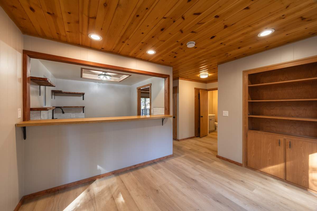 41603 Comstock Ln 41603 Comstock Ln