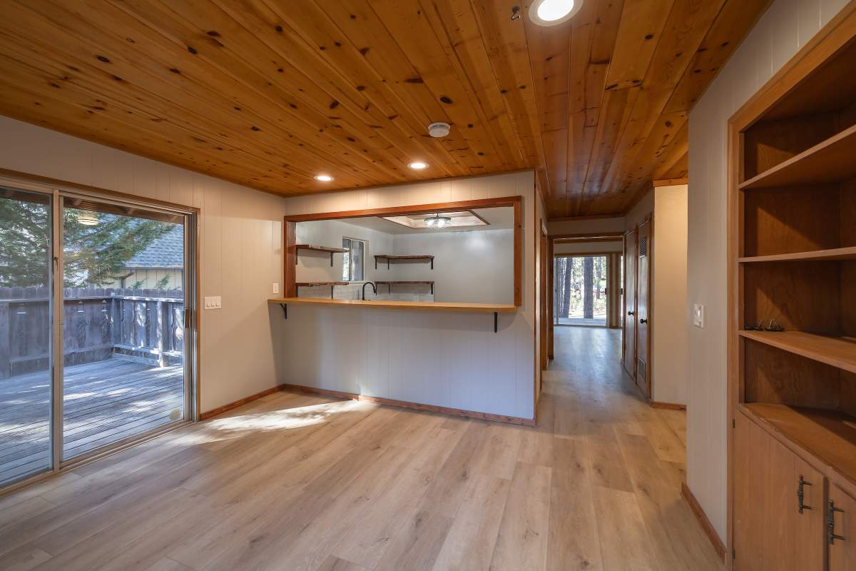 41603 Comstock Ln 41603 Comstock Ln