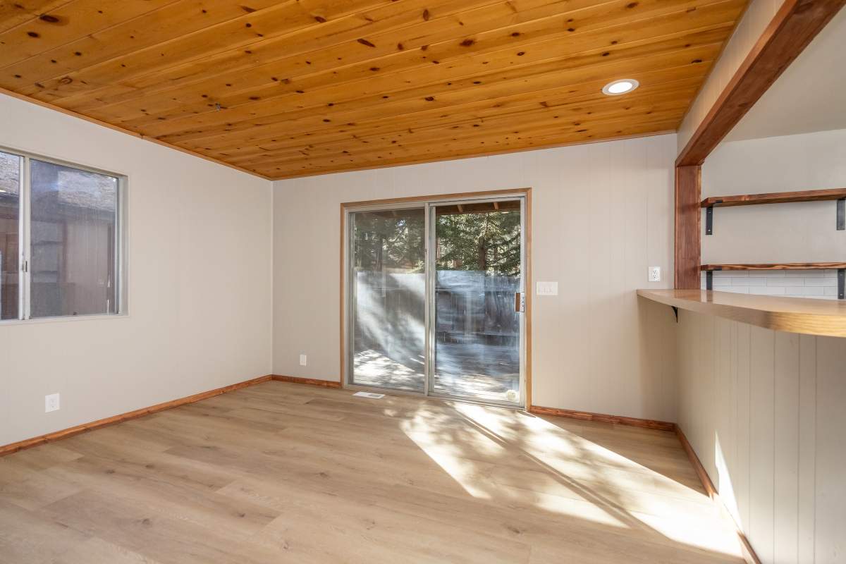 41603 Comstock Ln 41603 Comstock Ln