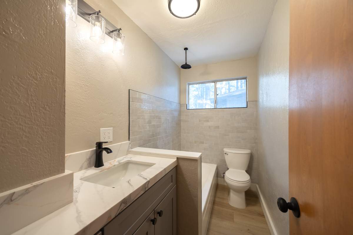 41603 Comstock Ln 41603 Comstock Ln