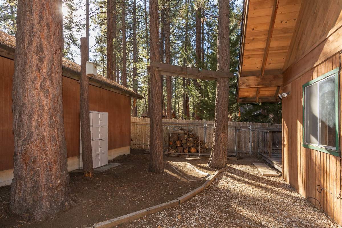 41603 Comstock Ln 41603 Comstock Ln